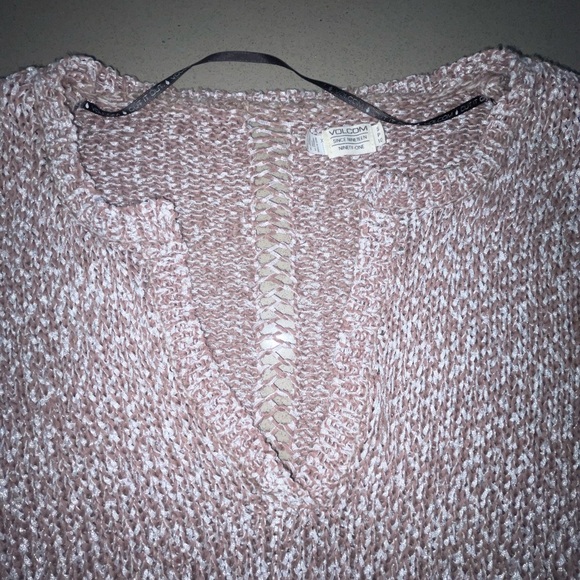 Volcom sweater. Its a little oversized size small - Picture 7 of 7